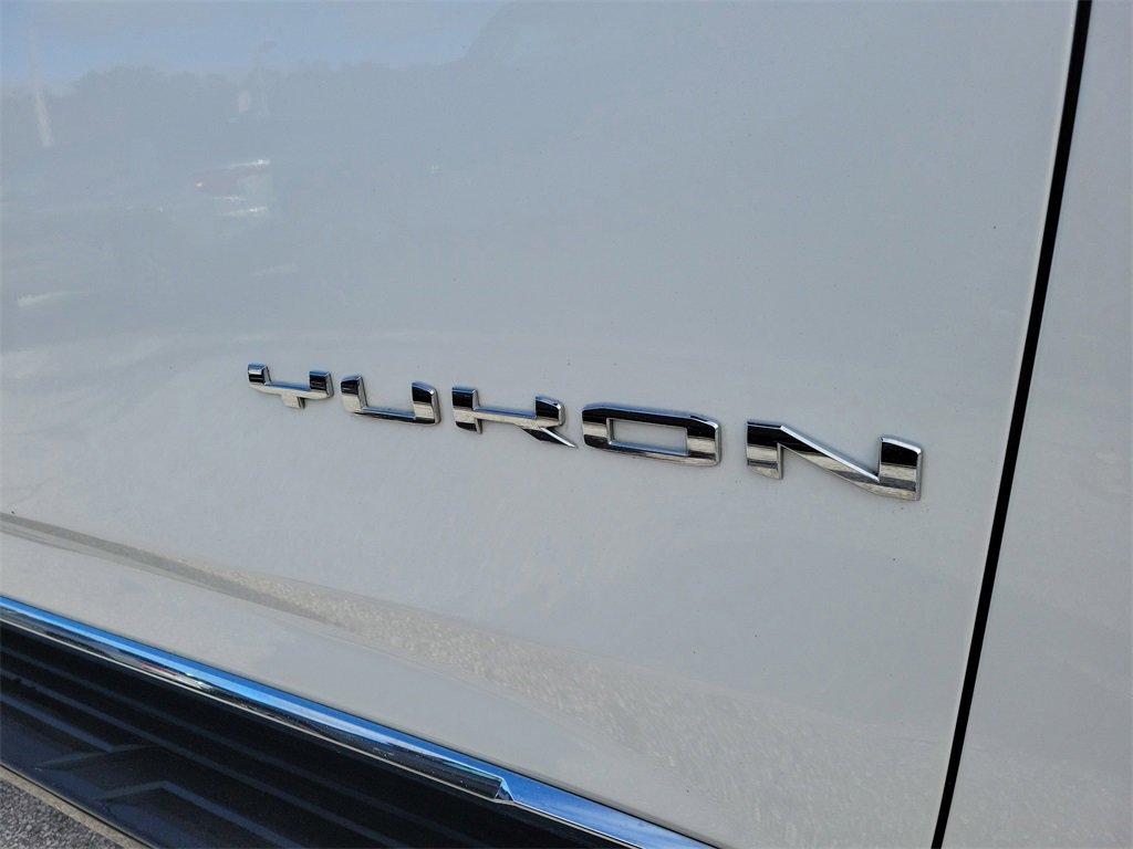 Used 2021 GMC Yukon SLT w/ SLT Premium Package image 9