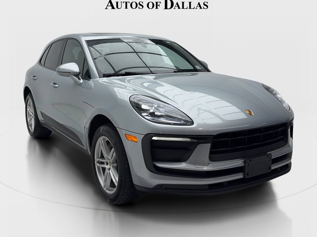 Used 2022 Porsche Macan AWD/4WD image 2