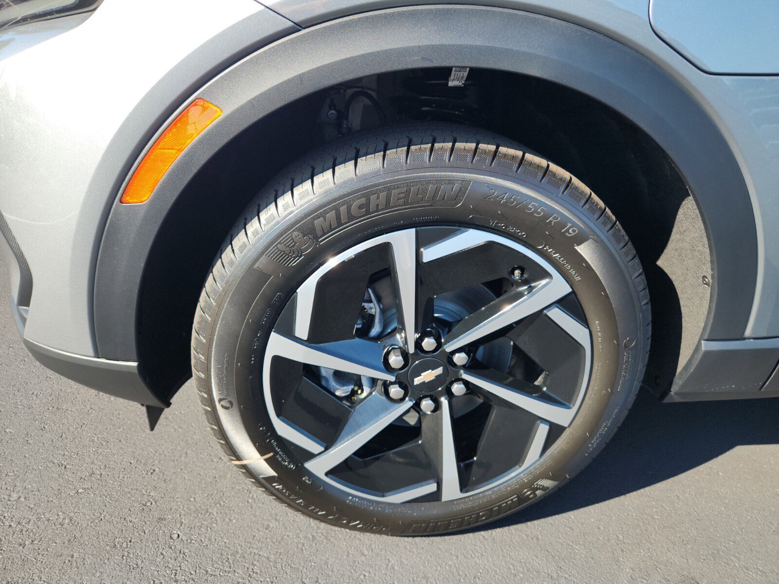 New 2026 Chevrolet Equinox EV LT w/ Comfort Package AWD/4WD image 4