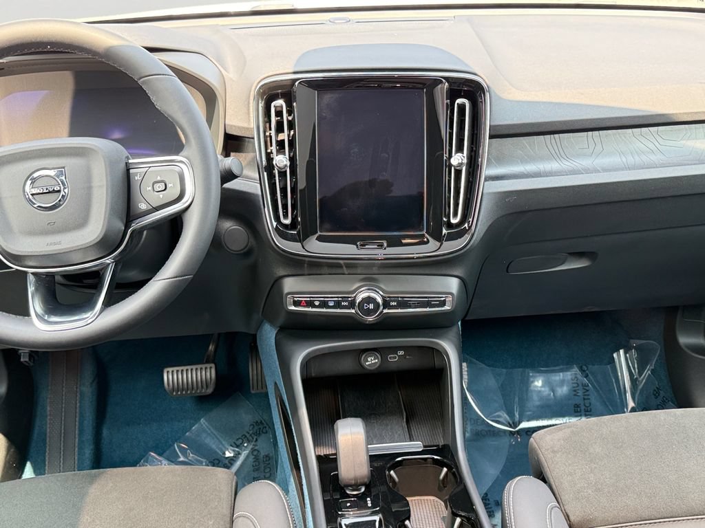 Certified 2023 Volvo C40 P8 Recharge Plus AWD/4WD image 16