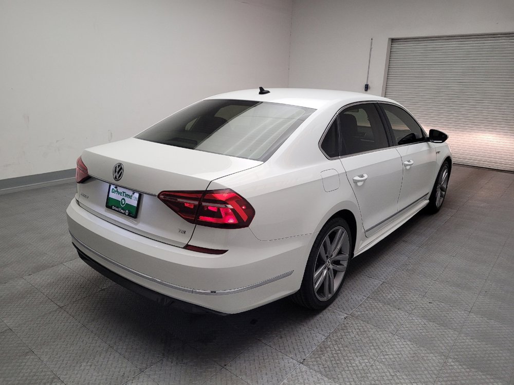 Used 2017 Volkswagen Passat 1.8T R-Line image 9