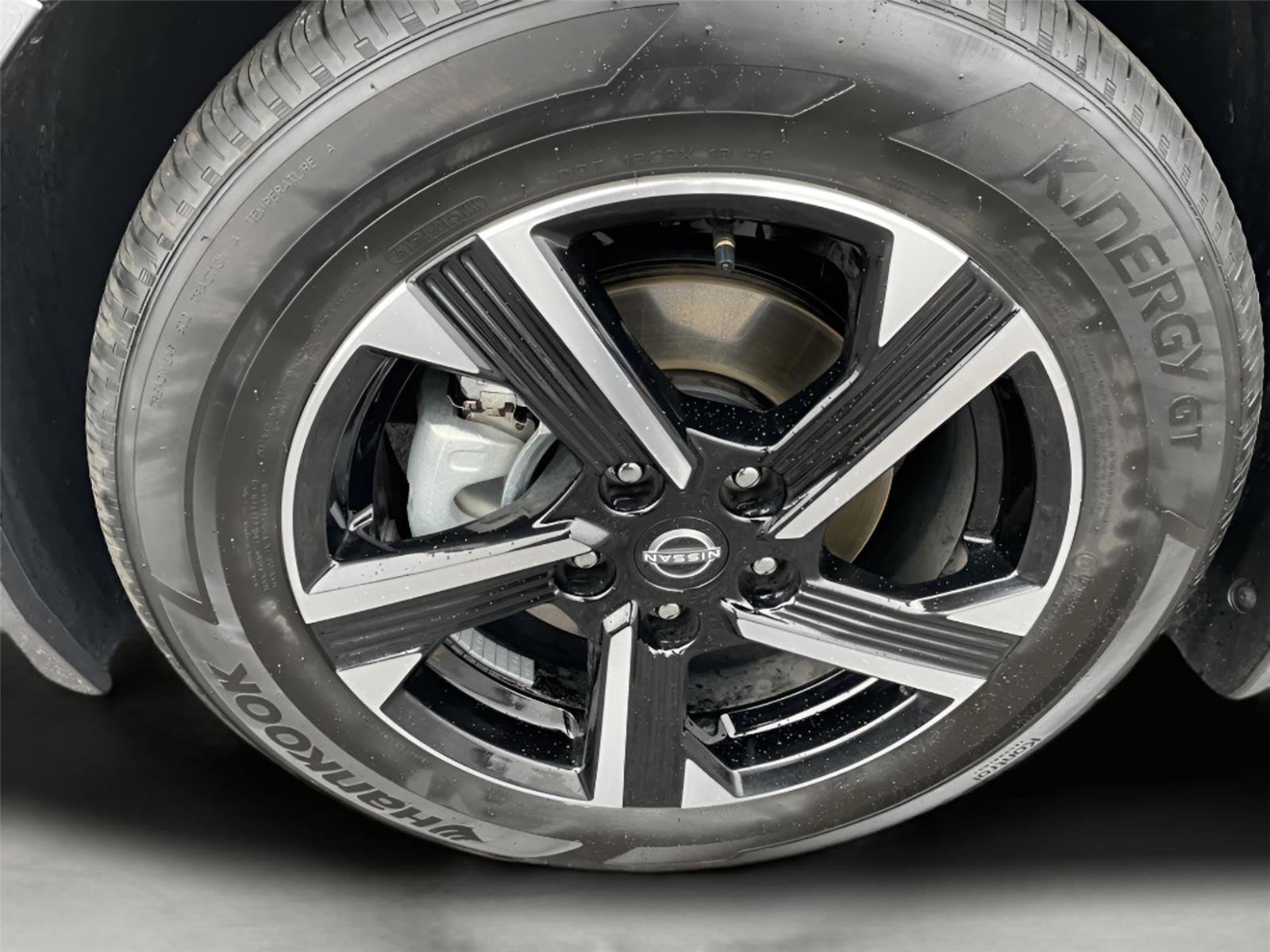 Used 2025 Nissan Sentra SV image 10