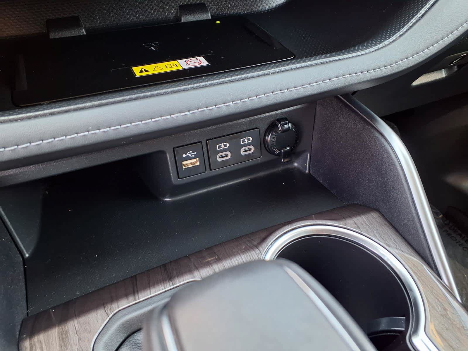 Used 2023 Toyota Highlander Platinum FWD image 27