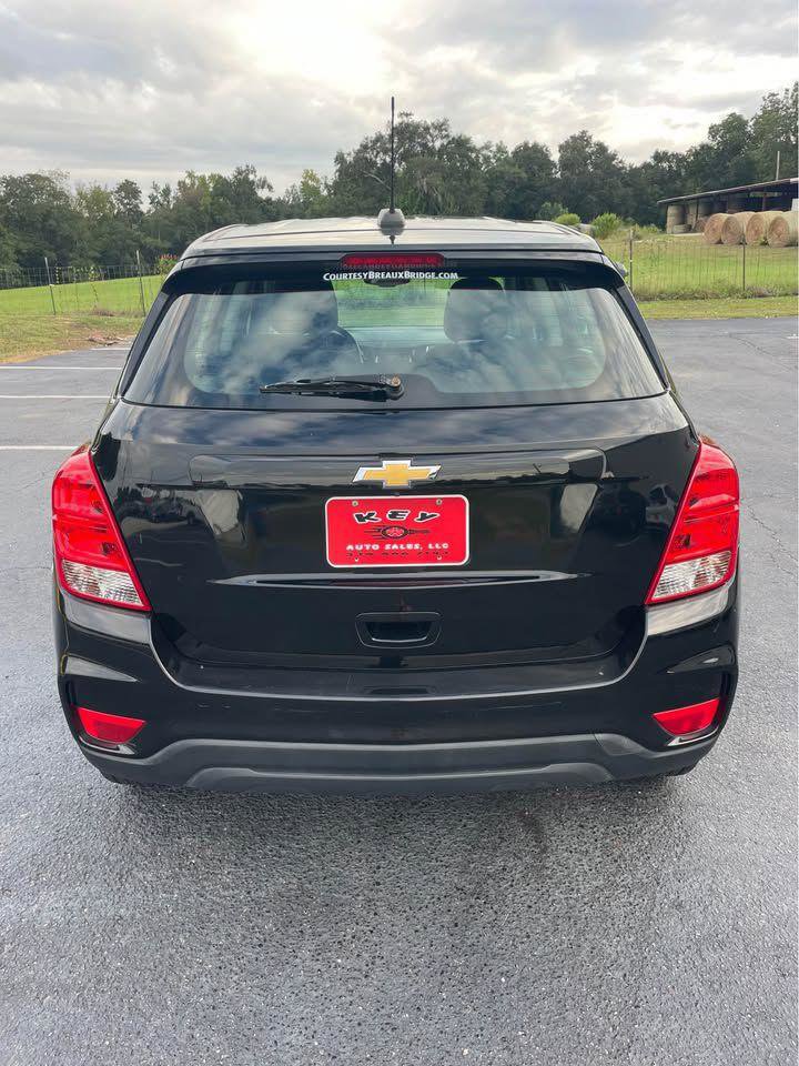 Used 2021 Chevrolet Trax LS image 3