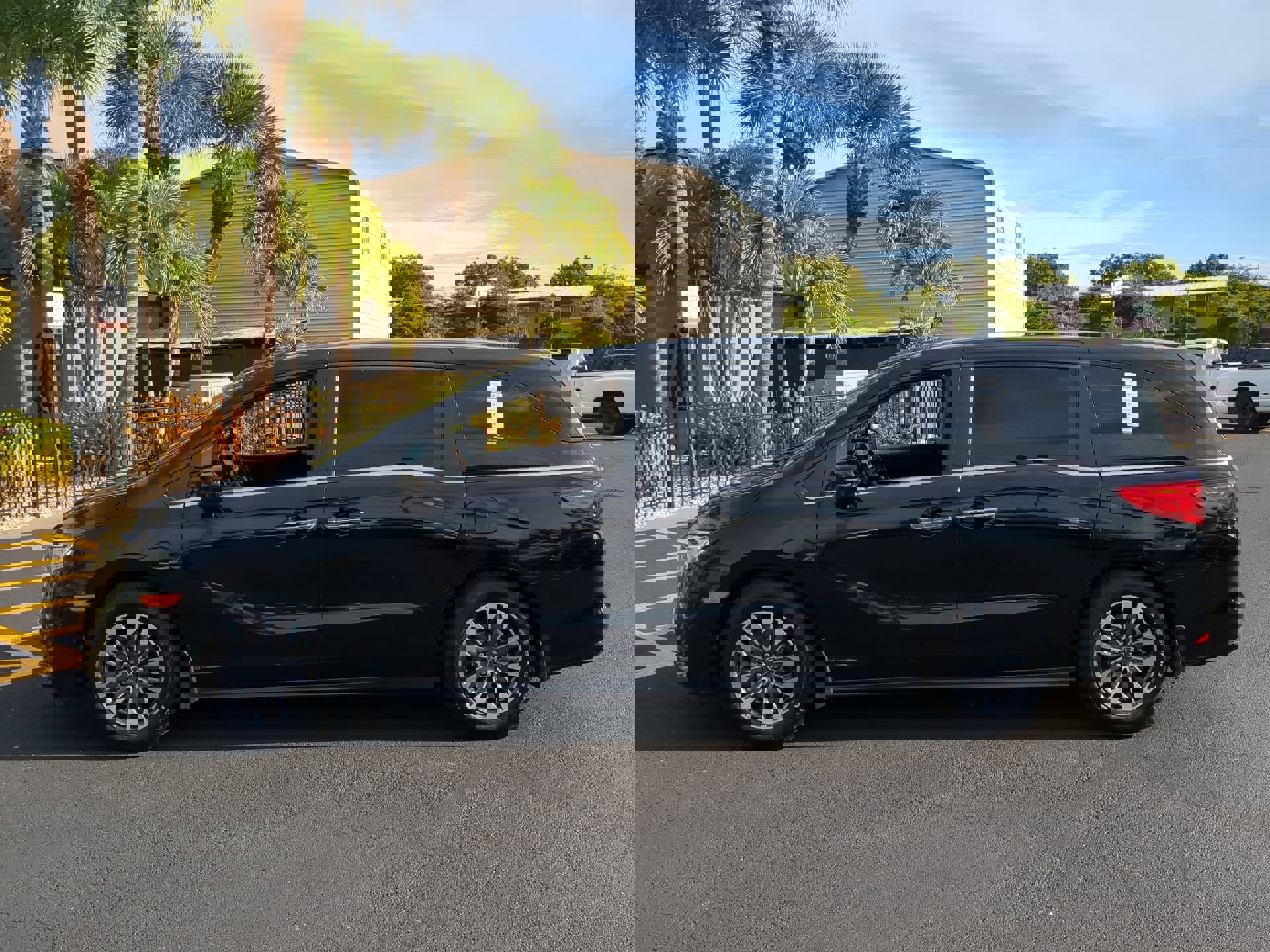 Used 2023 Honda Odyssey EX-L image 9