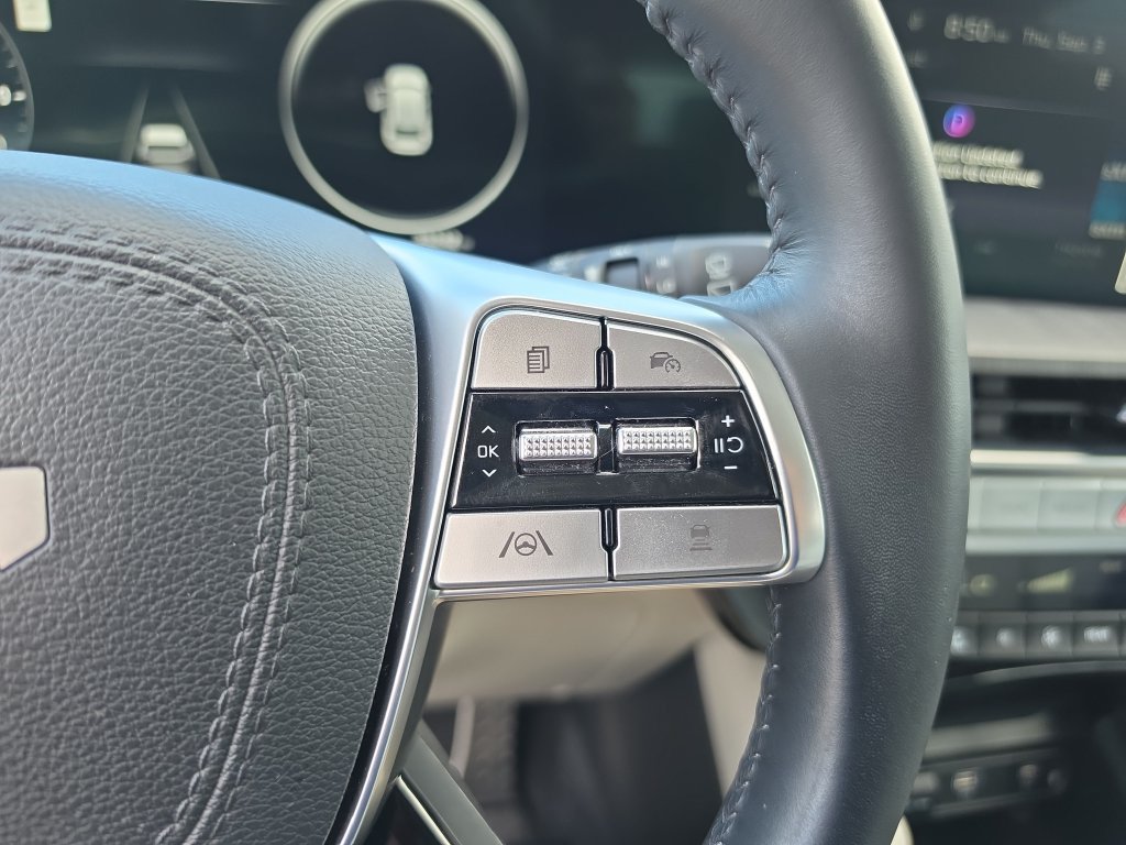 Used 2024 Kia Telluride SX w/ Towing Package FWD image 22