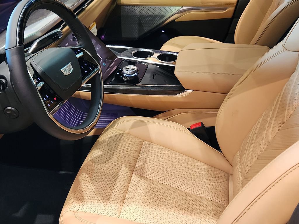 New 2025 Cadillac Escalade IQ Sport 2 w/ LPO, ONYX Package AWD/4WD image 7