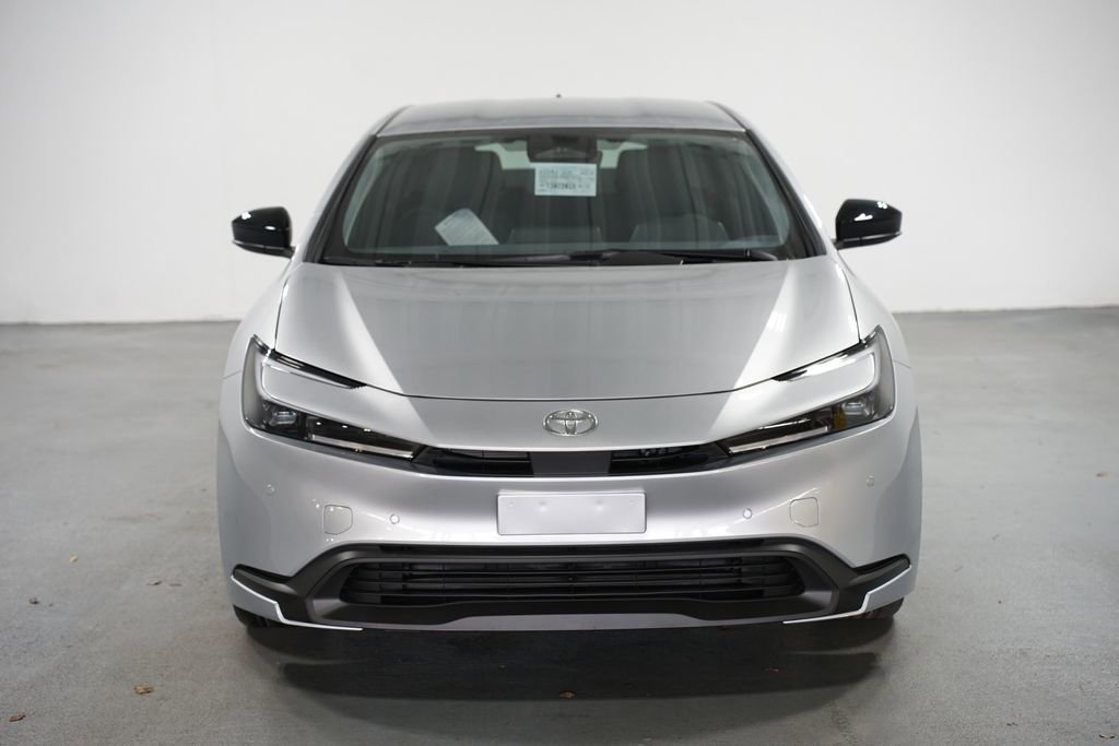 New 2026 Toyota Prius LE image 2