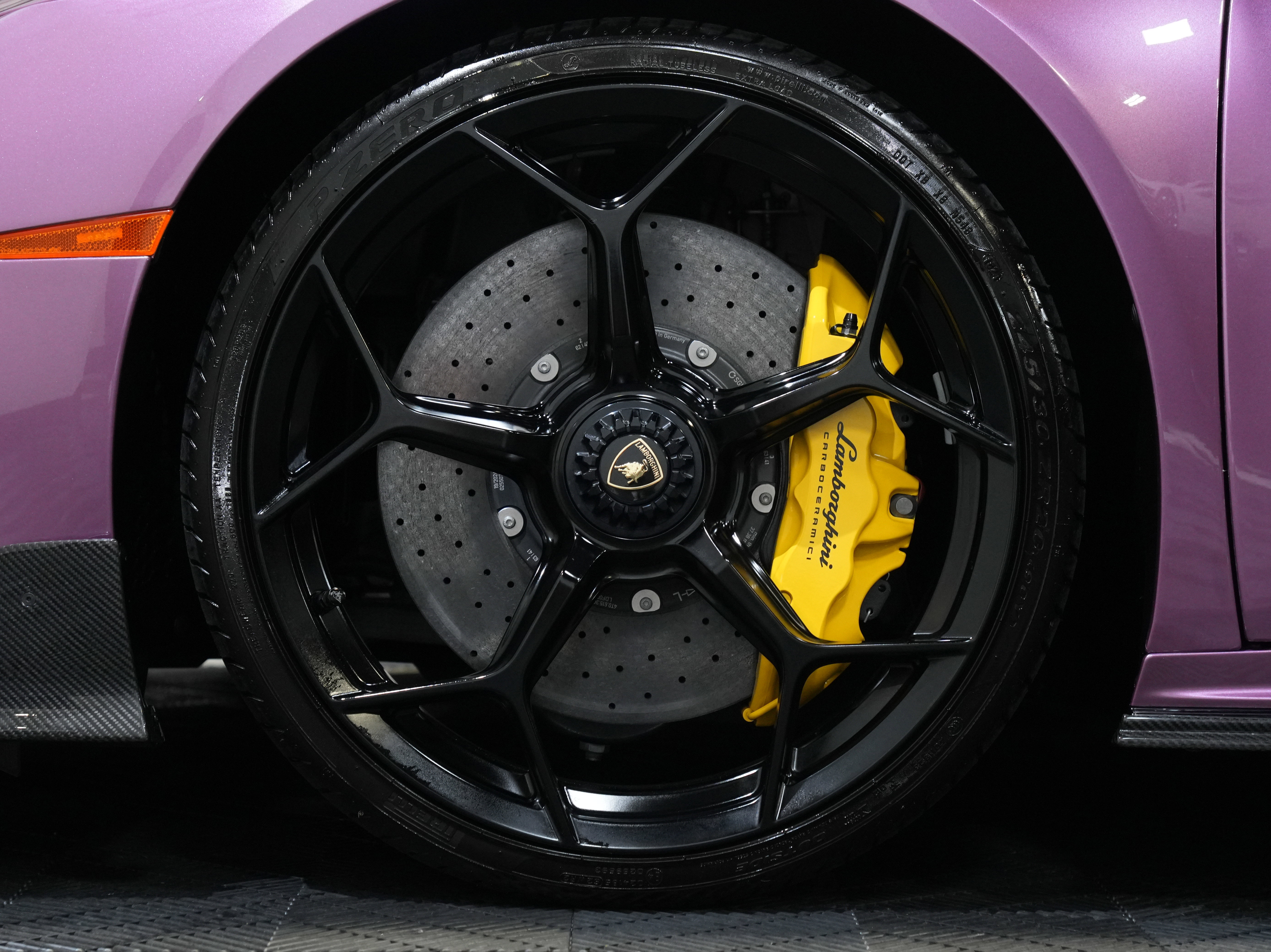 Used 2024 Lamborghini Huracan EVO image 68