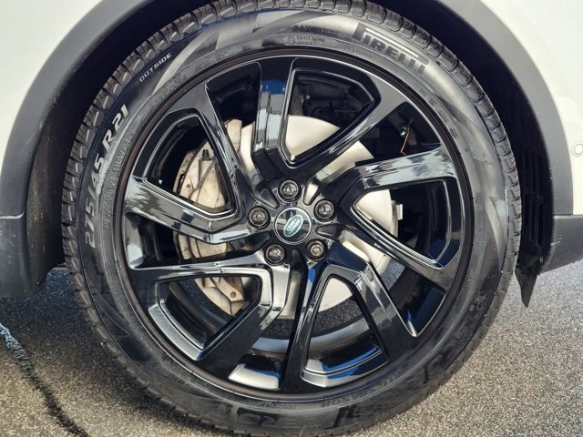 Used 2024 Land Rover Discovery S image 17