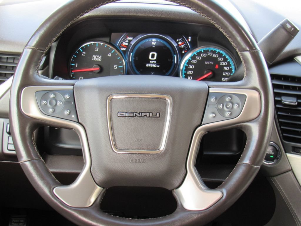Used 2020 GMC Yukon XL Denali RWD image 23