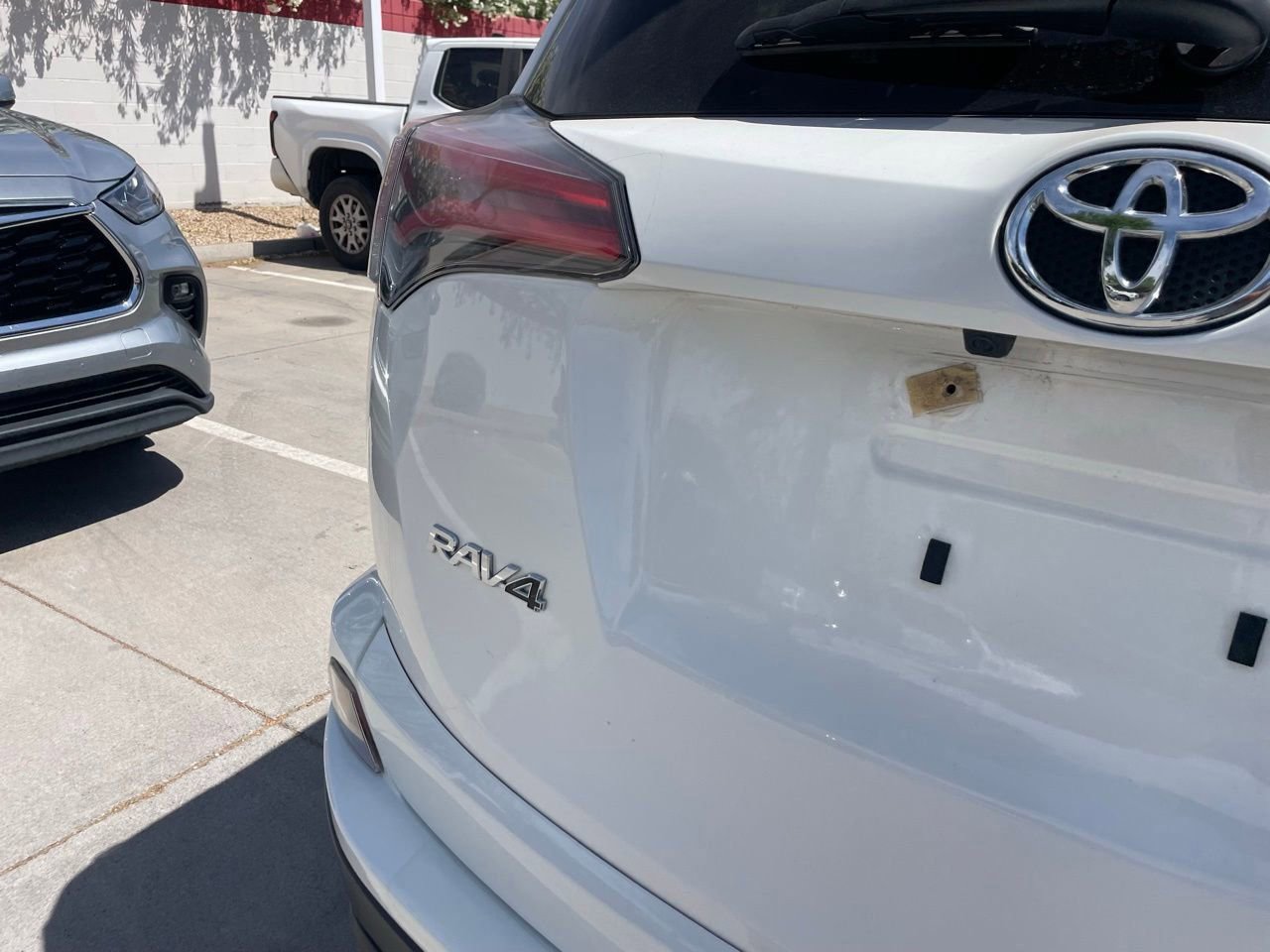 Used 2018 Toyota RAV4 LE w/ Carpet Mat Package image 4