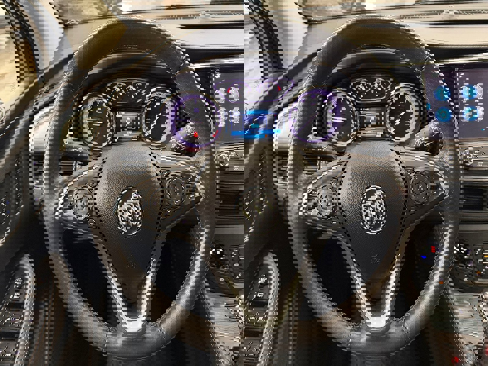 Used 2020 Buick Envision Essence image 16