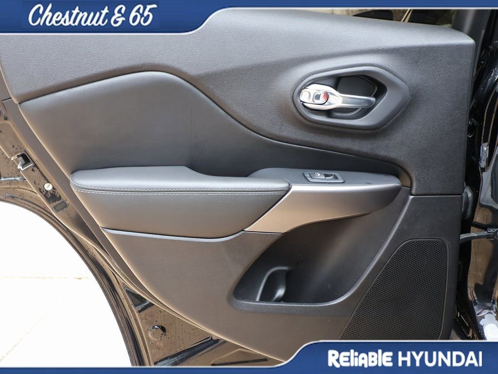 Used 2020 Jeep Cherokee Limited image 18