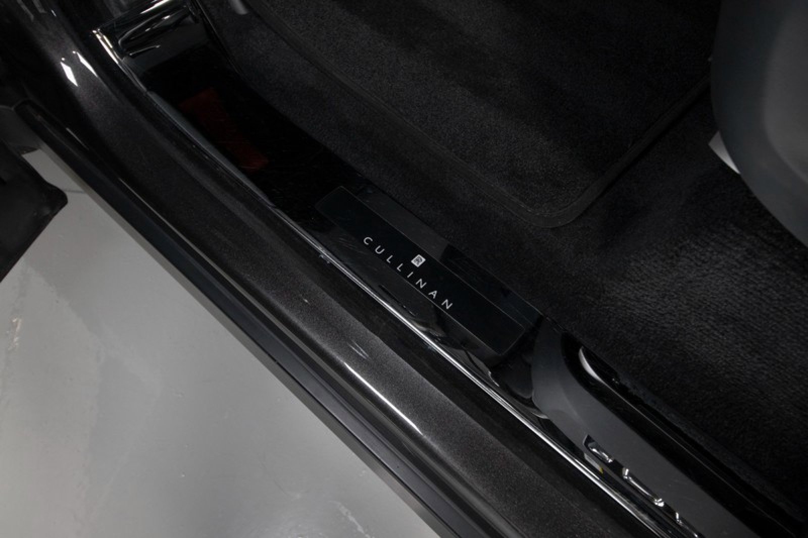 Used 2019 Rolls-Royce Cullinan image 38