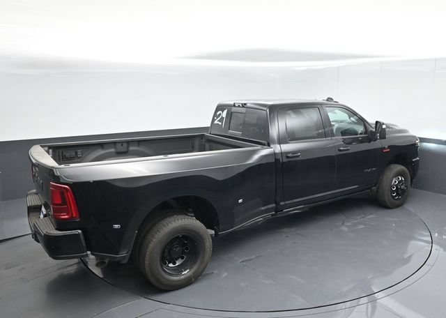 New 2026 RAM 3500 Laramie AWD/4WD image 43