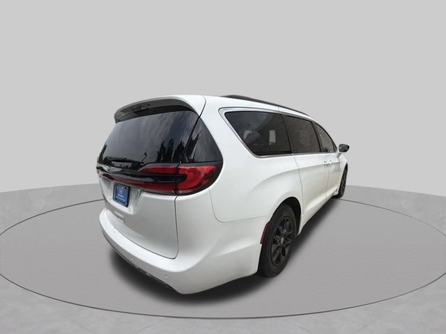 Used 2022 Chrysler Pacifica Touring-L FWD image 5
