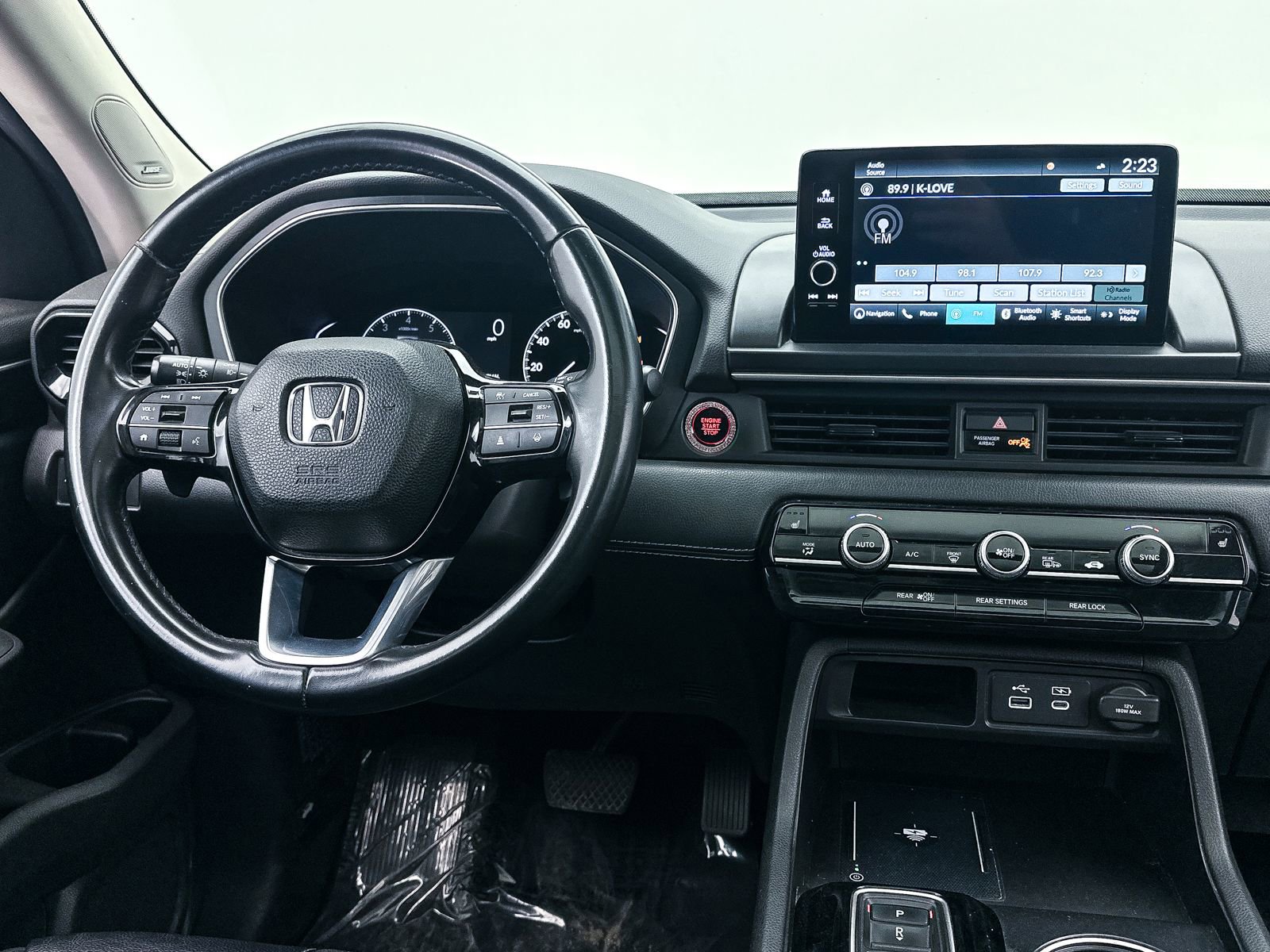 Used 2023 Honda Pilot Touring image 4