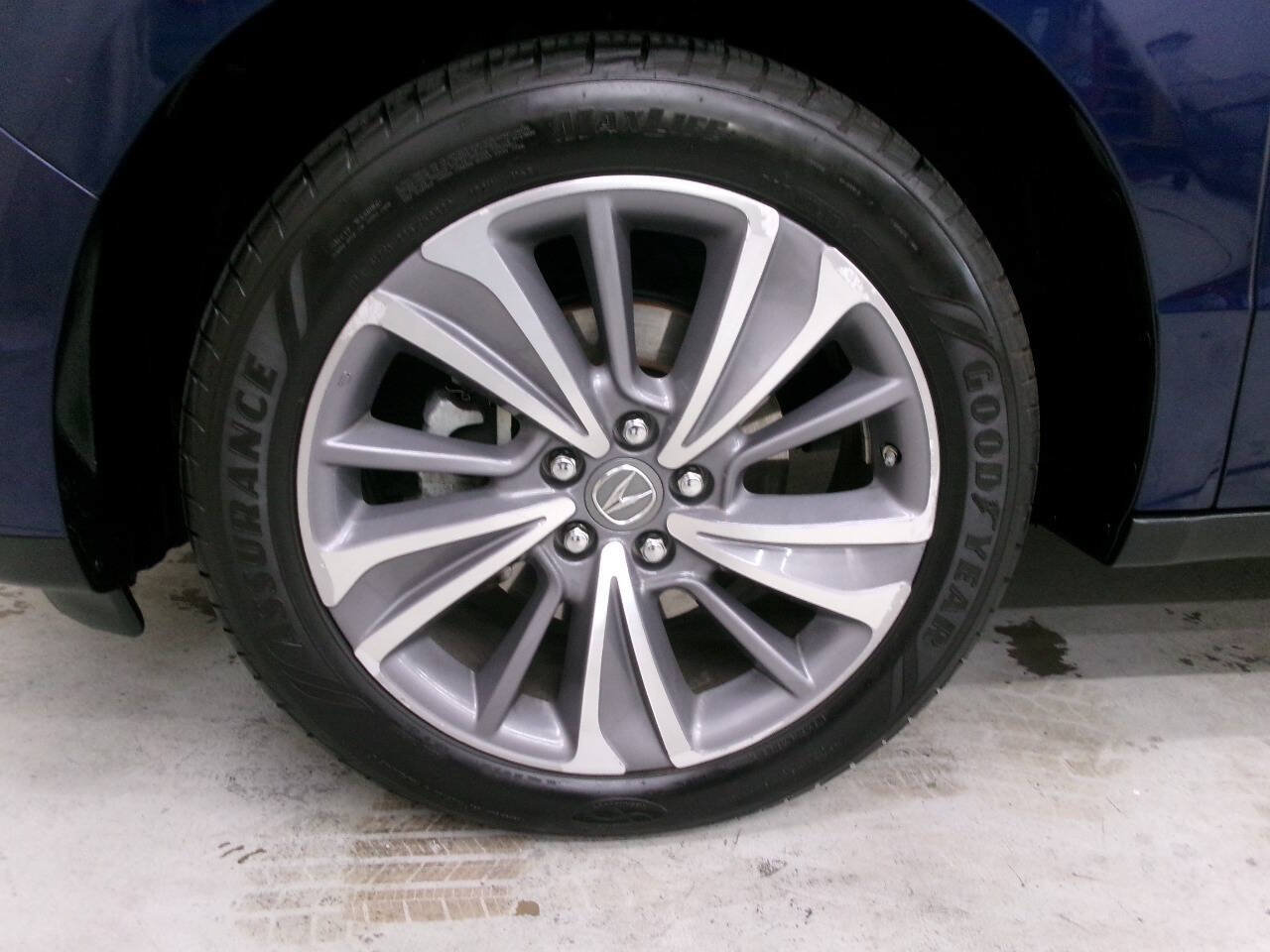 Used 2018 Acura MDX SH-AWD w/ Technology Package image 3