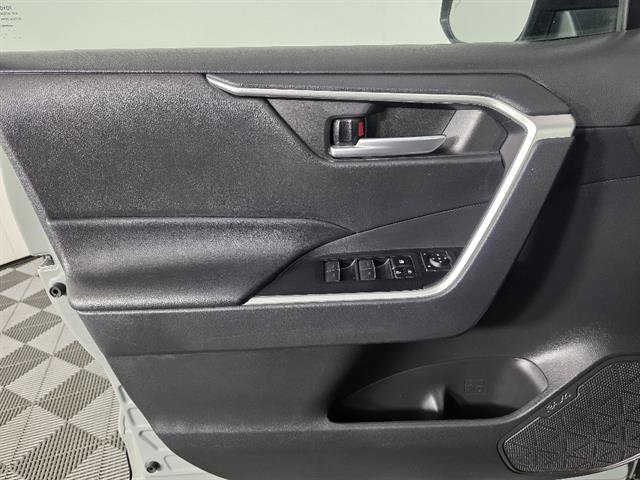 Used 2023 Toyota RAV4 XLE image 39