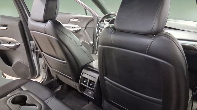 Used 2022 Cadillac XT4 Premium Luxury w/ Safety Alert Package image 16