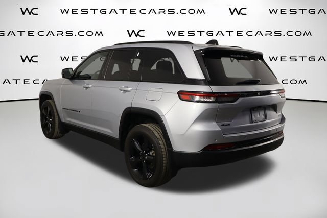 Used 2023 Jeep Grand Cherokee Altitude AWD/4WD image 41