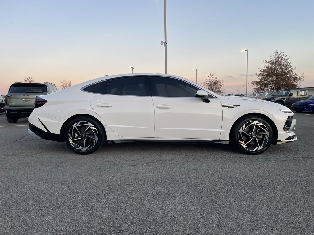 Used 2024 Hyundai Sonata SEL w/ Convenience Package image 9