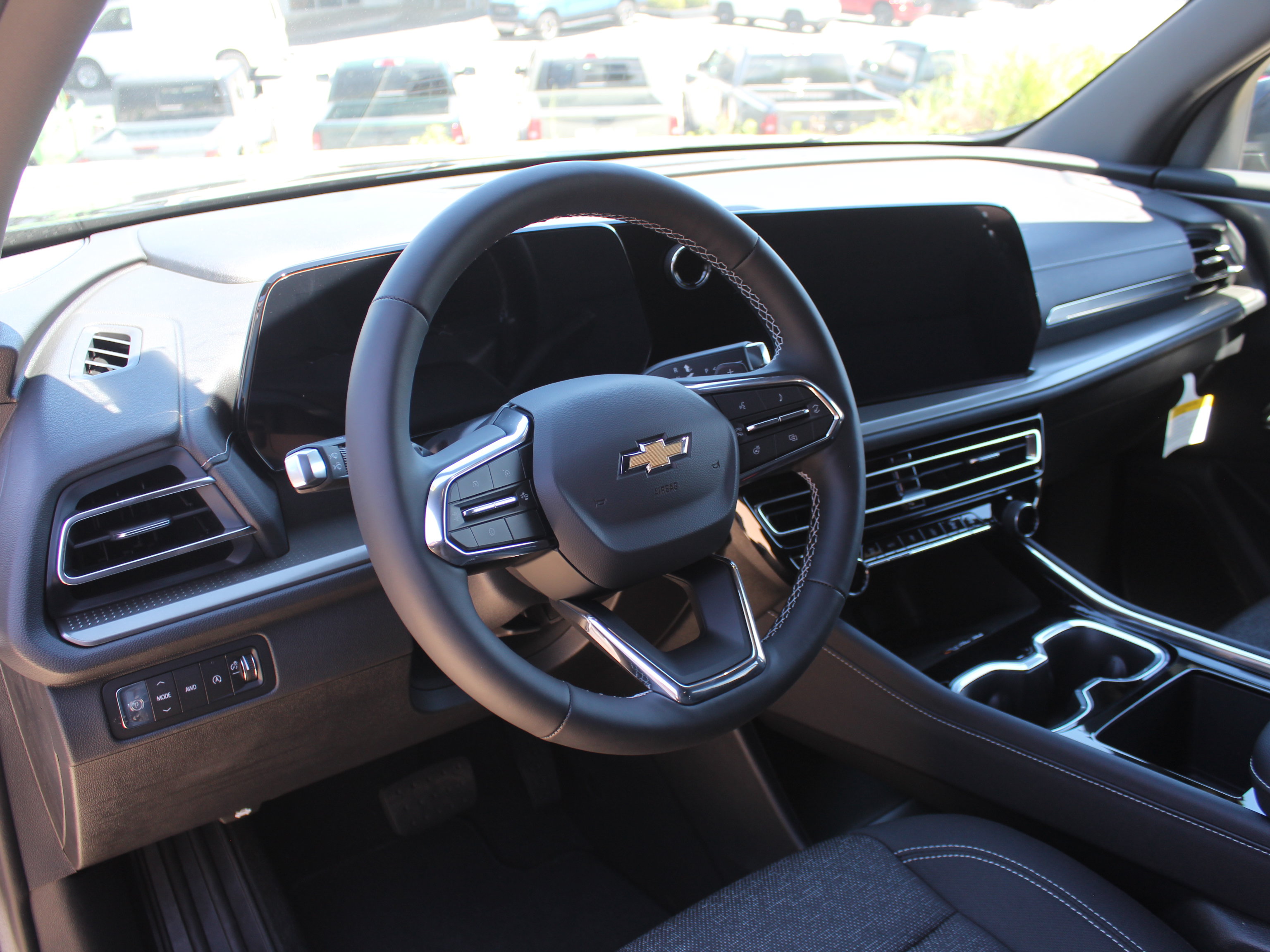 New 2026 Chevrolet Traverse LT w/ Driver Confidence Package AWD/4WD image 10