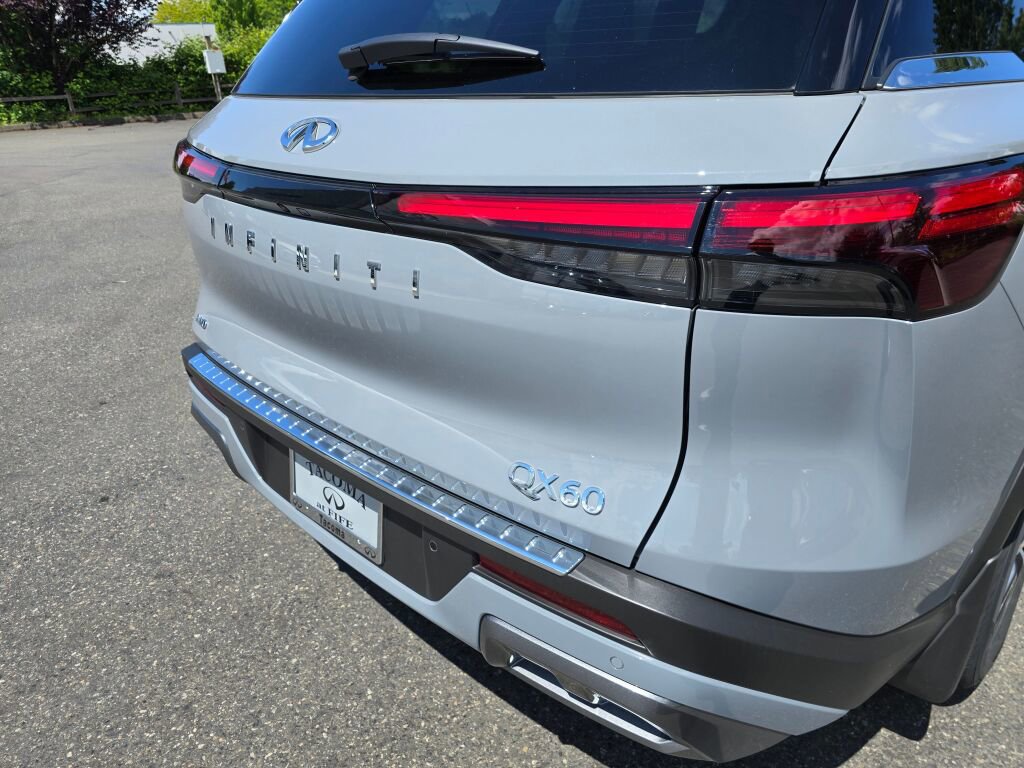 New 2025 INFINITI QX60 Sensory w/ Vision Package image 13