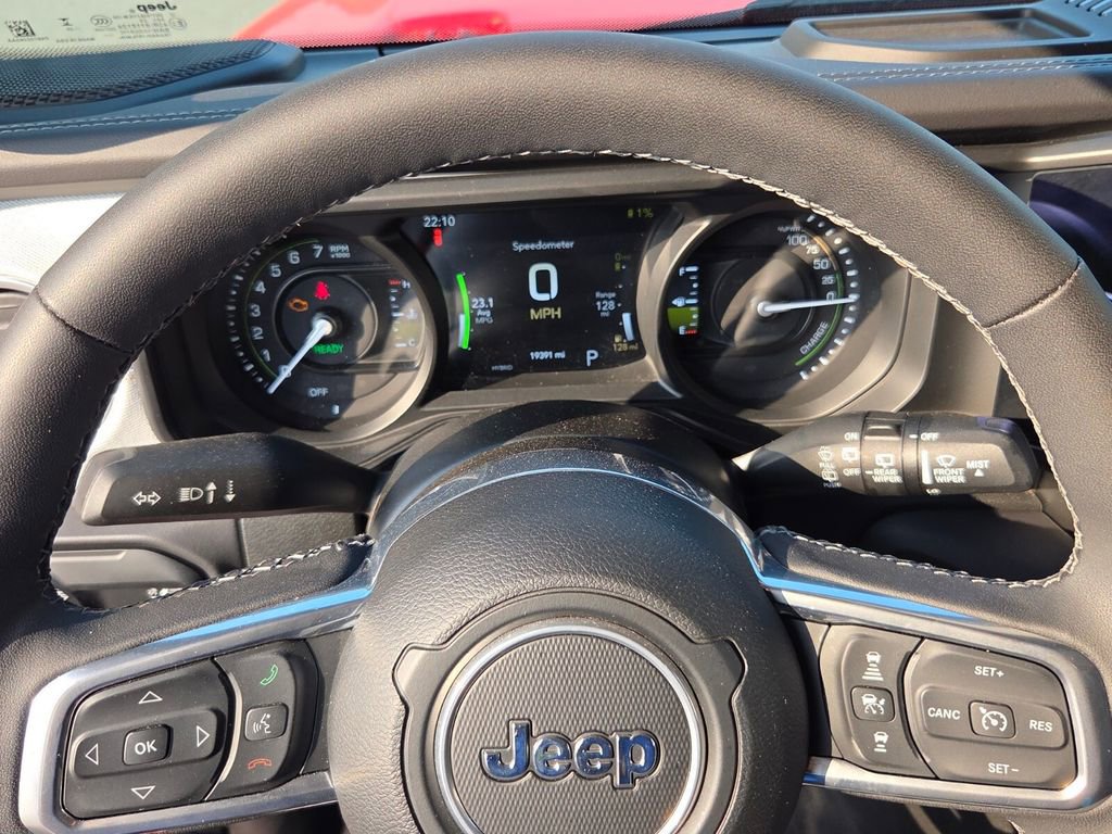 Used 2025 Jeep Wrangler Unlimited Sahara AWD/4WD image 22