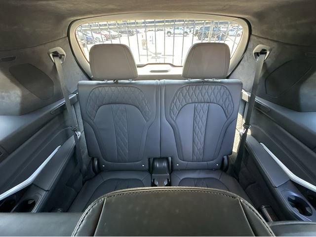 Used 2023 BMW X7 xDrive40i w/ Executive Package image 17