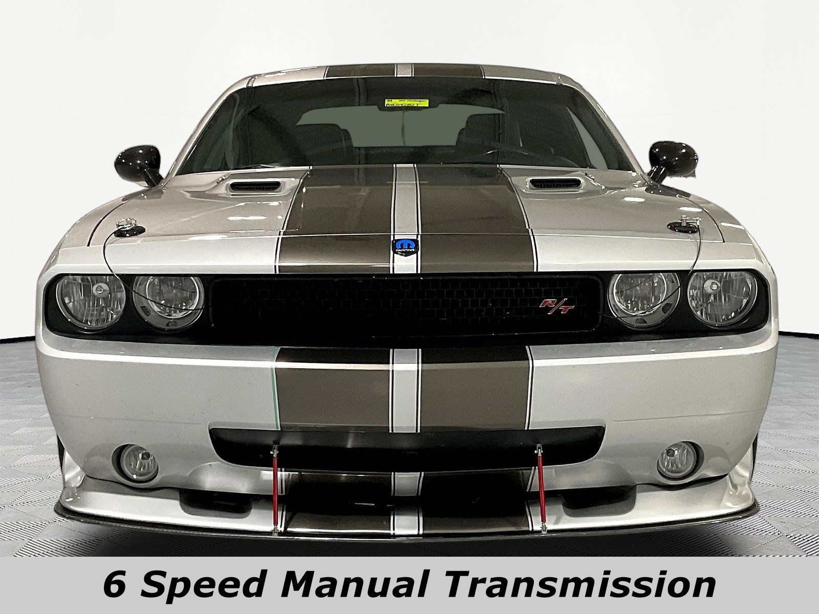 Used 2010 Dodge Challenger R/T RWD image 2