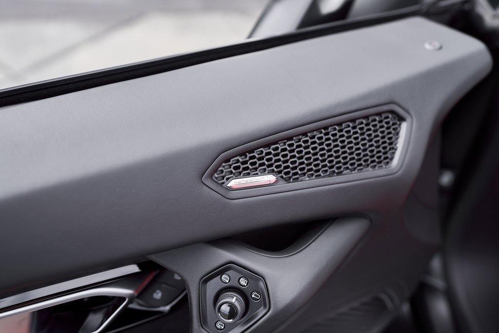 Used 2021 Lamborghini Huracan EVO image 33