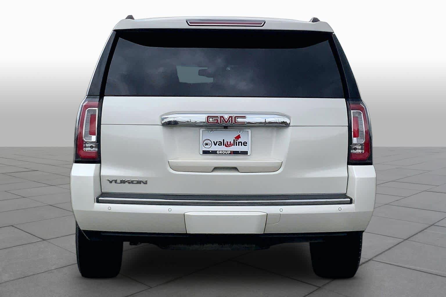 Used 2015 GMC Yukon Denali w/ Touring Package AWD/4WD image 4
