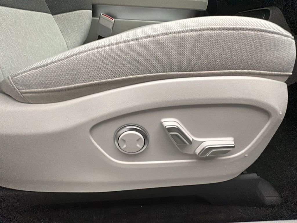 New 2026 Hyundai Ioniq 9 SE image 14