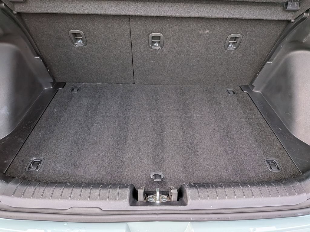 Used 2025 Hyundai Venue SEL FWD image 27