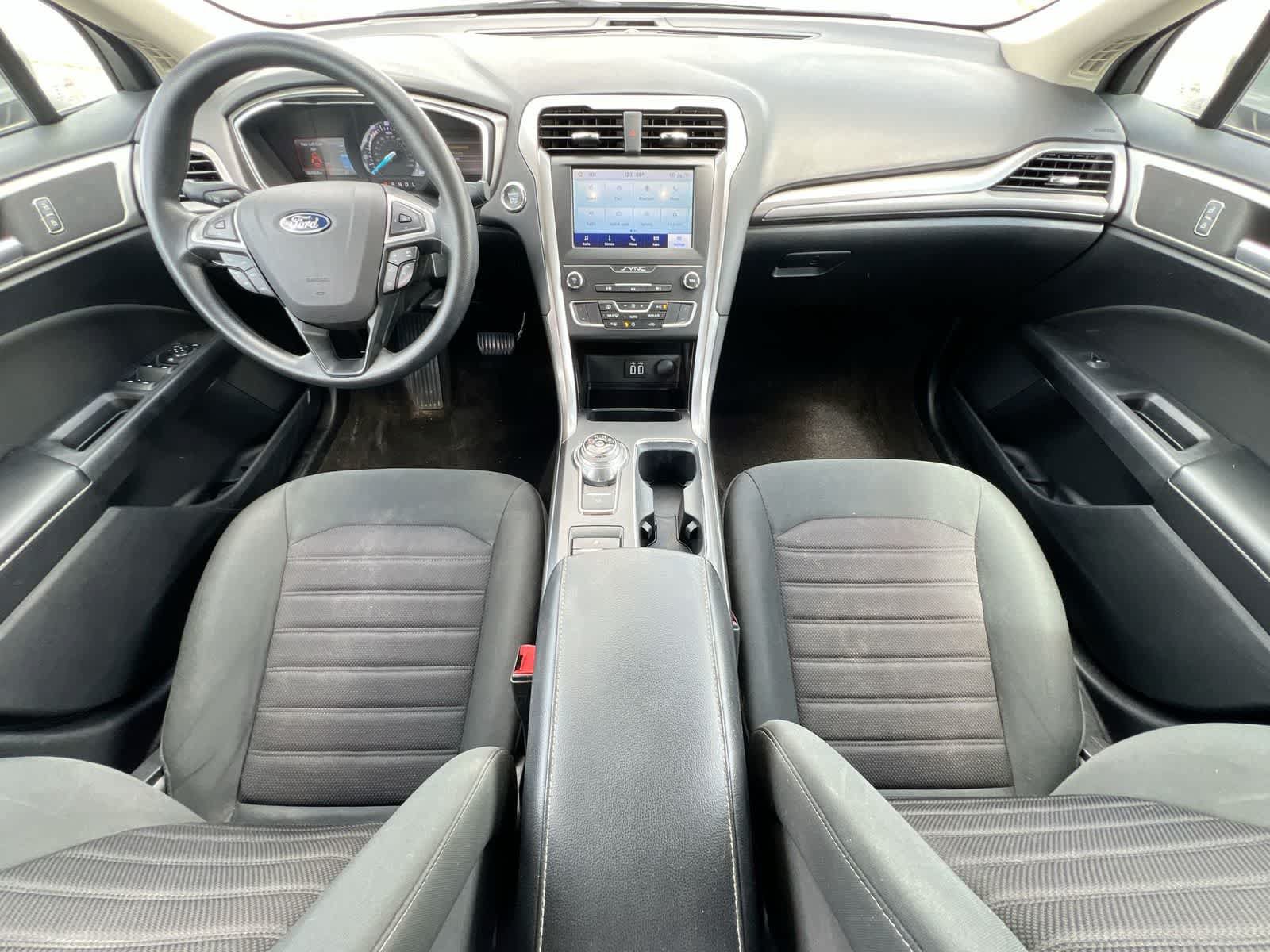 Used 2020 Ford Fusion SE FWD image 15