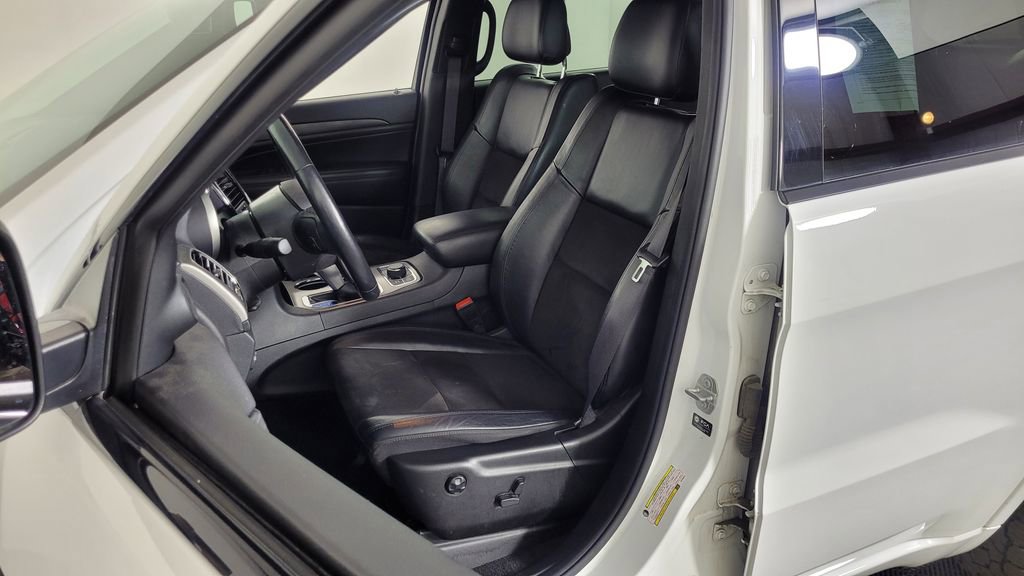 Used 2022 Jeep Grand Cherokee Laredo X image 17