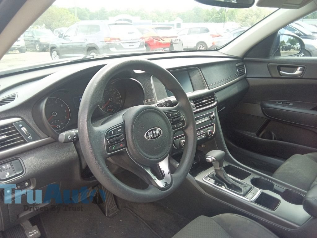 Used 2018 Kia Optima LX FWD image 25