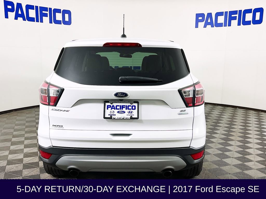 Used 2017 Ford Escape SE image 7