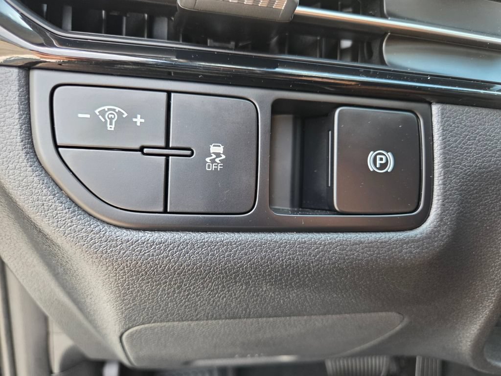 Used 2026 Kia Sportage LX FWD image 12