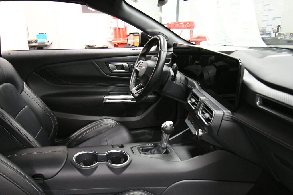 Used 2025 Ford Mustang Premium RWD image 25