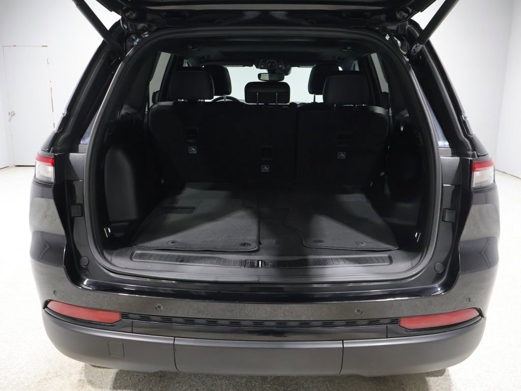 Used 2023 Jeep Grand Cherokee Altitude image 21