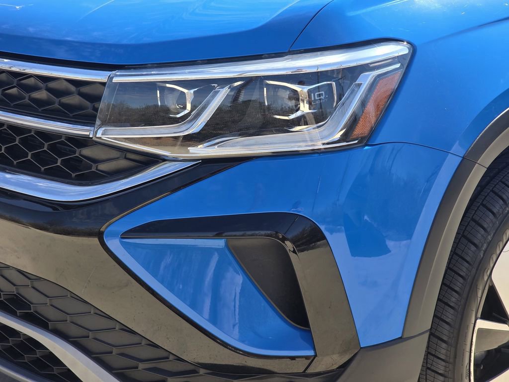 Used 2024 Volkswagen Taos SEL image 6