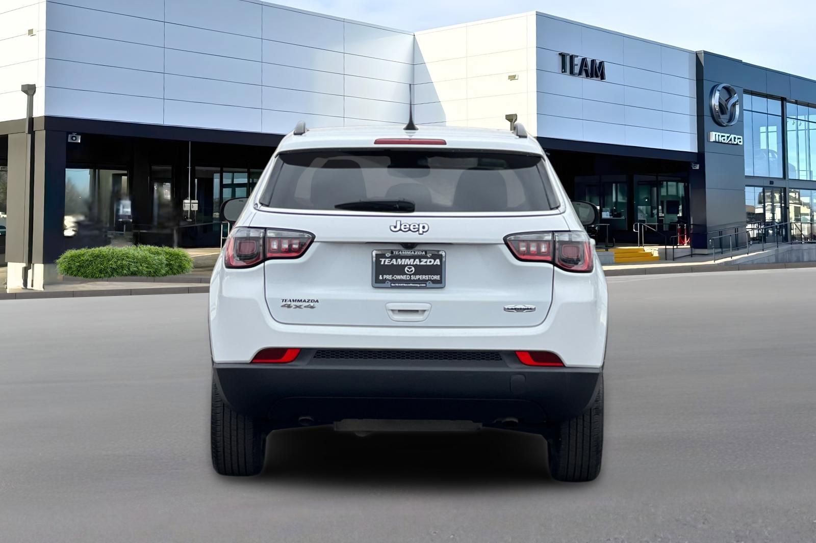 Used 2023 Jeep Compass Latitude image 5