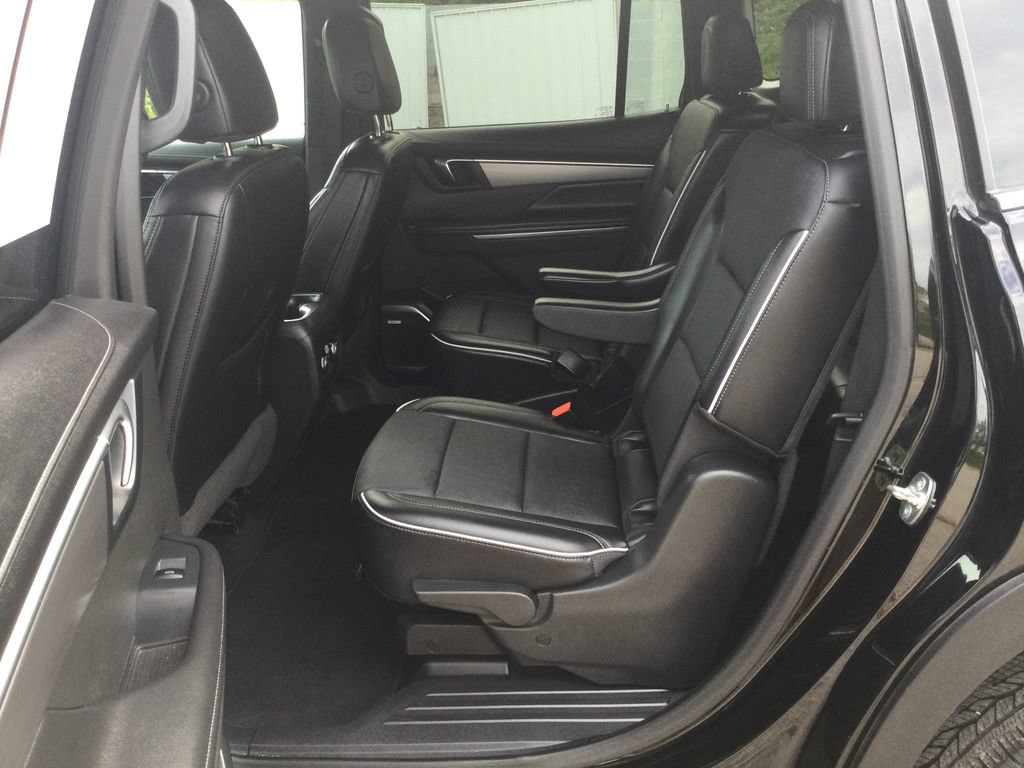 Used 2025 Buick Enclave Preferred AWD/4WD image 25