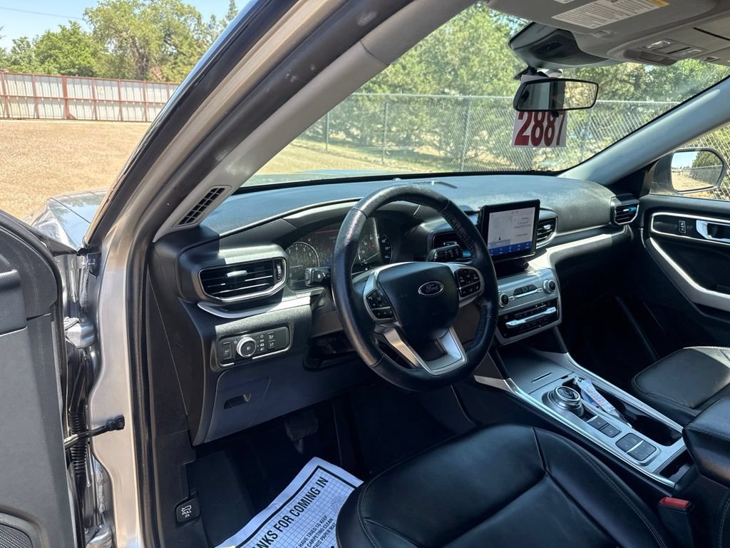 Used 2021 Ford Explorer XLT w/ Equipment Group 202A RWD image 15