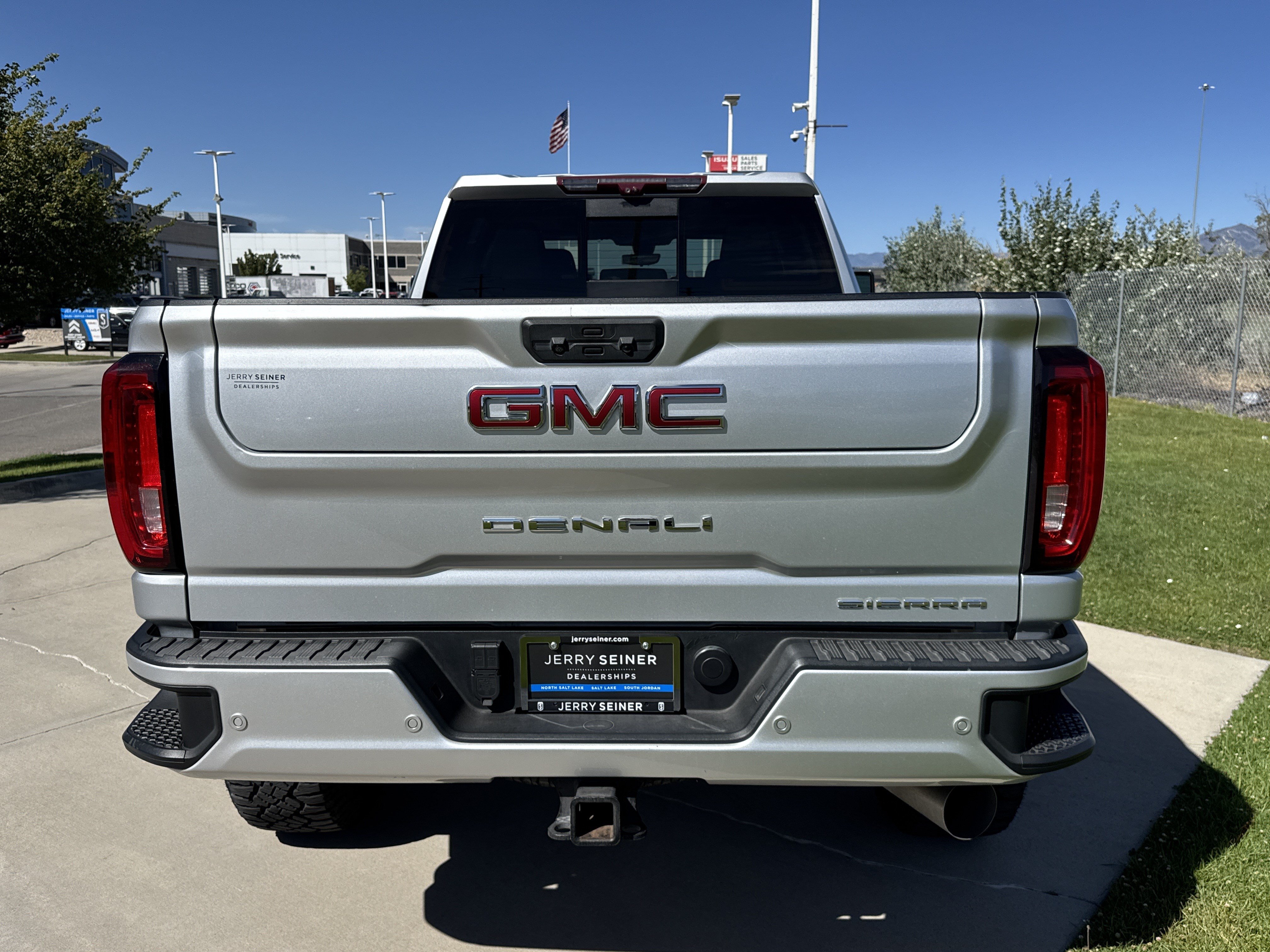 Used 2020 GMC Sierra 3500 Denali w/ Denali Ultimate Package AWD/4WD image 4