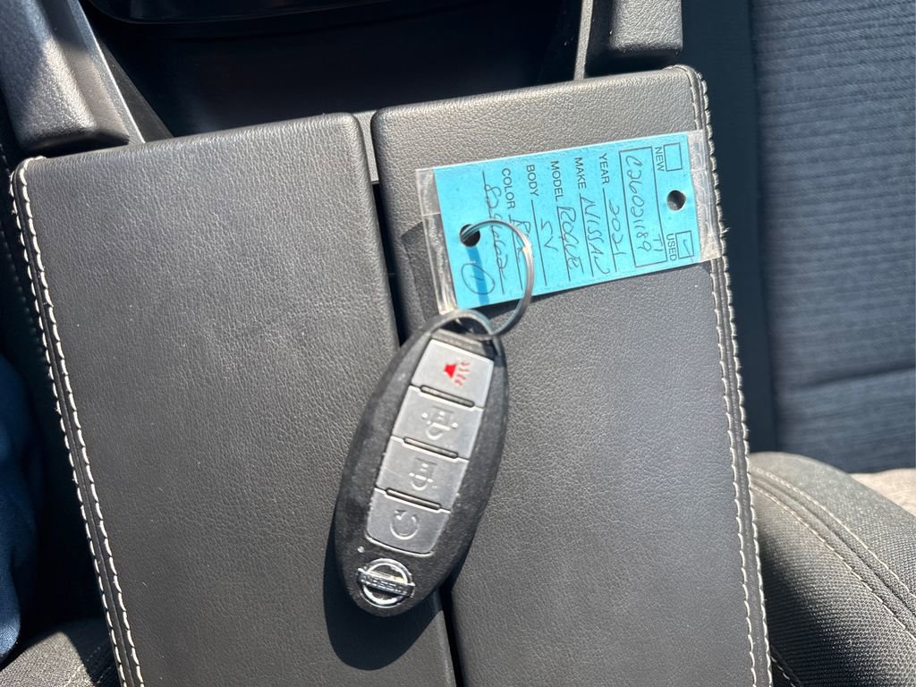 Used 2021 Nissan Rogue SV image 37