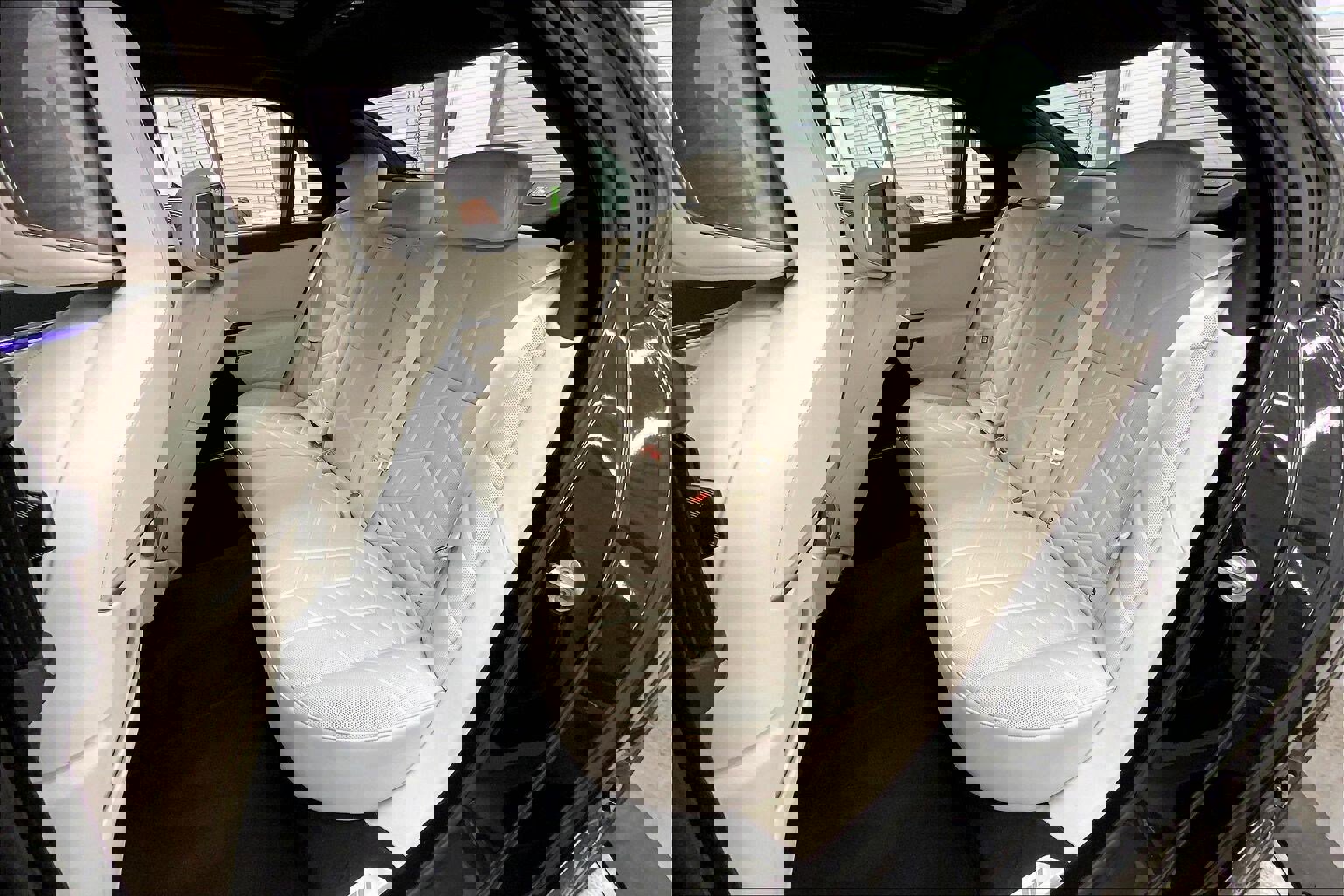 Certified 2024 BMW 750e xDrive w/ Executive Package image 14